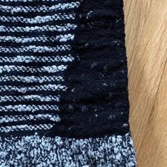 Moth by Anthropologie Black & White Lace Staccato Stripe Tunic Sweater Size S - Picture 7 of 10